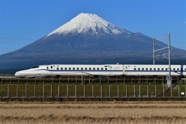 2024 新幹線卓上カレンダー