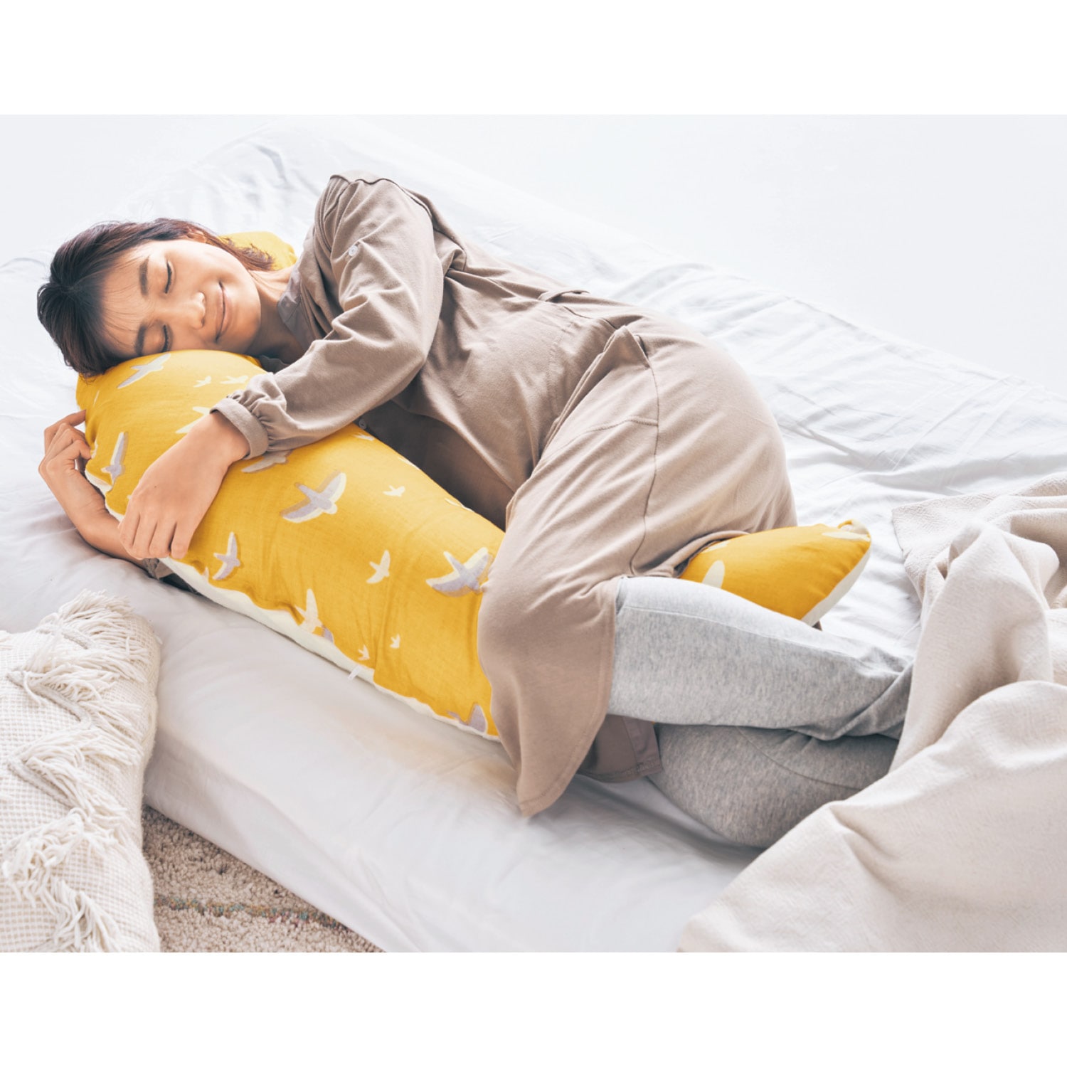 ベルメゾン 授乳クッションにもなる抱き枕（丸洗いタイプ）［日本製］ ほし:ベルメゾン JRE MALL店通販 | JRE MALLショッピング |  JRE POINTが貯まる・使える