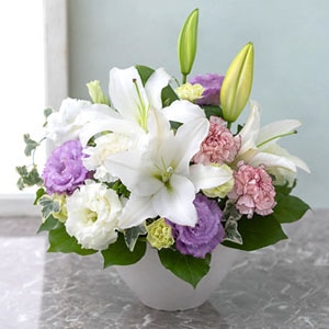 アレンジメント「やすらぎ花(藤色重ね)」